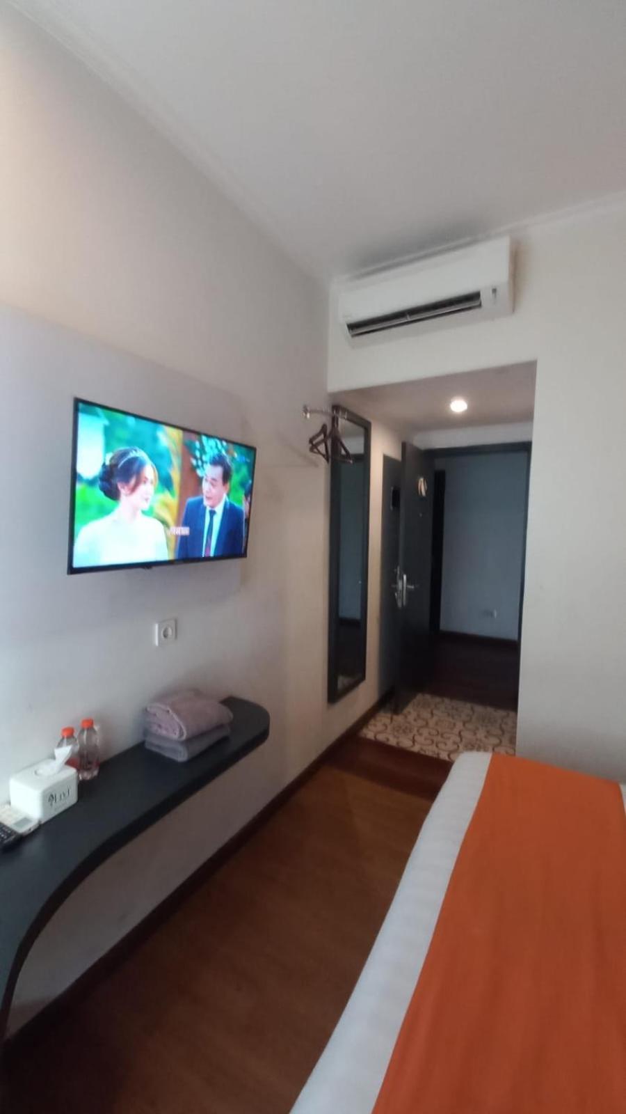 Front One Boutique Tugu Muda Semarang Hotel Eksteriør billede